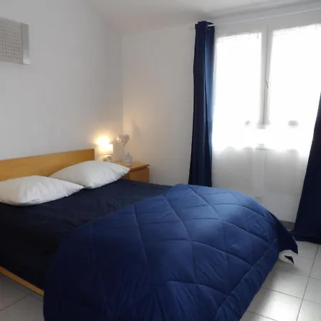 Holiday home Belle Maison 6 Pers Au Port De St Cyprien *